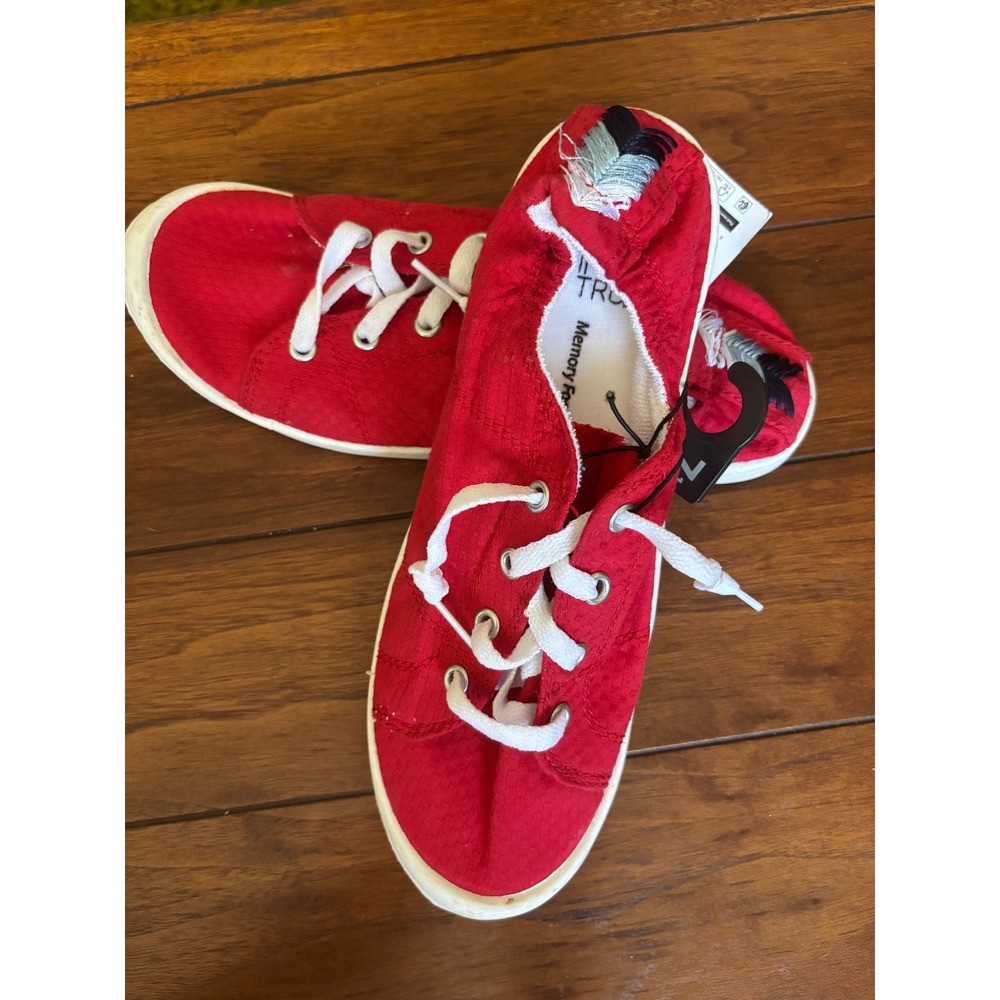 Time and Tru Women Red Canvas Scrunch Back Slip On Sneakers Memory Foam 7.5 NEW